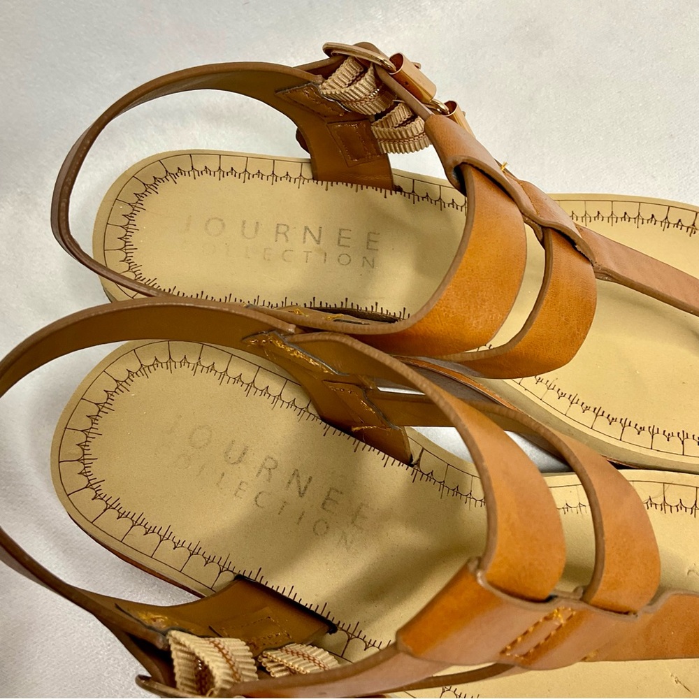 Journee Collection Bianca Thong Wedge Sandals Size 5 1/2 - Picture 10 of 11
